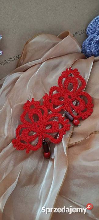 SzydełkoPara czerwonych kolczyków