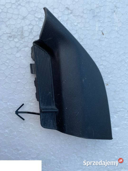 Toyota Rav4 zaślepka haka prawy przód 1518 osobowe Kozubszczyzna