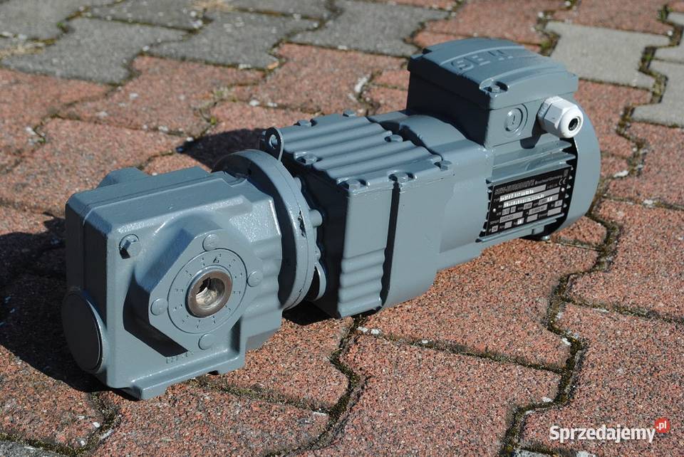 Motoreduktor kątowy 012kw 35obrmin SEW Kargowa