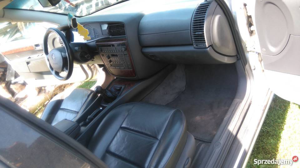 Opel omega 30 mv6 Manual łódzkie Łyskornia