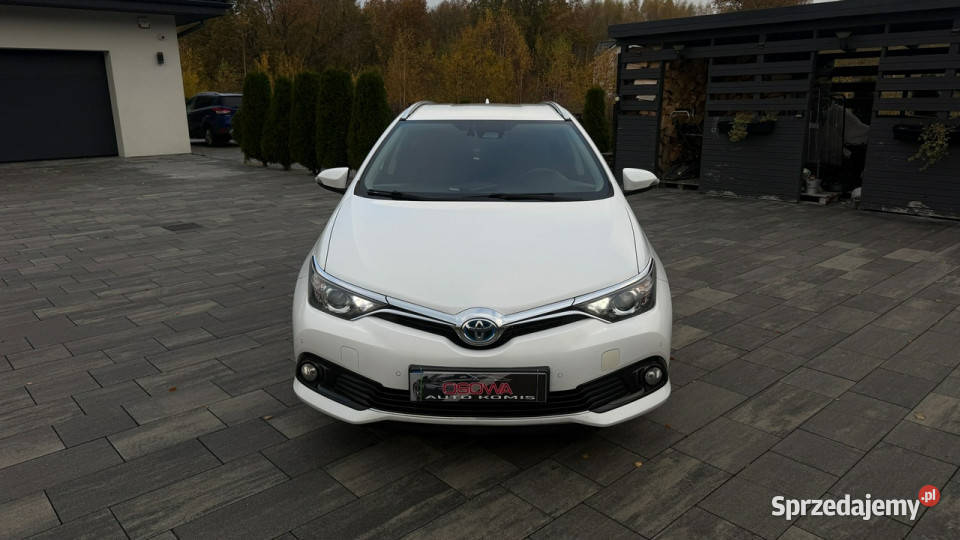 Toyota Auris 18 hybrid ledy Navi asystenci Sewis wspomaganie kierownicy Gdańsk