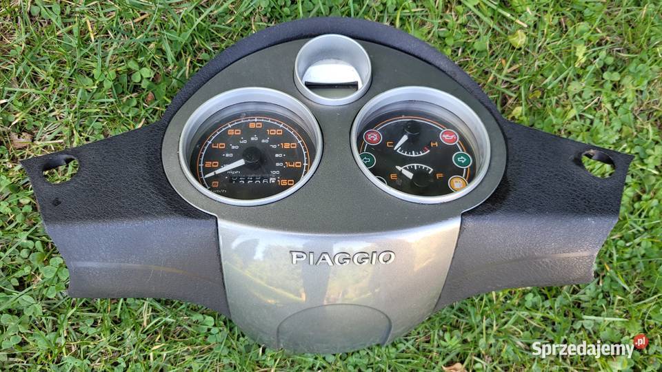 PIAGGIO CARNABY licznik z obudowa Piła