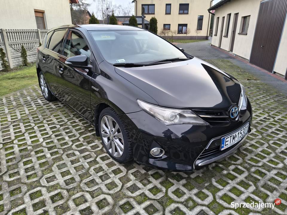 Toyota Auris 18 Hybryda Auris Glinnik