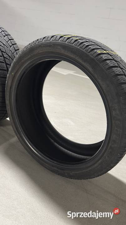 Opony DUNLOP SP Winter 23540R18