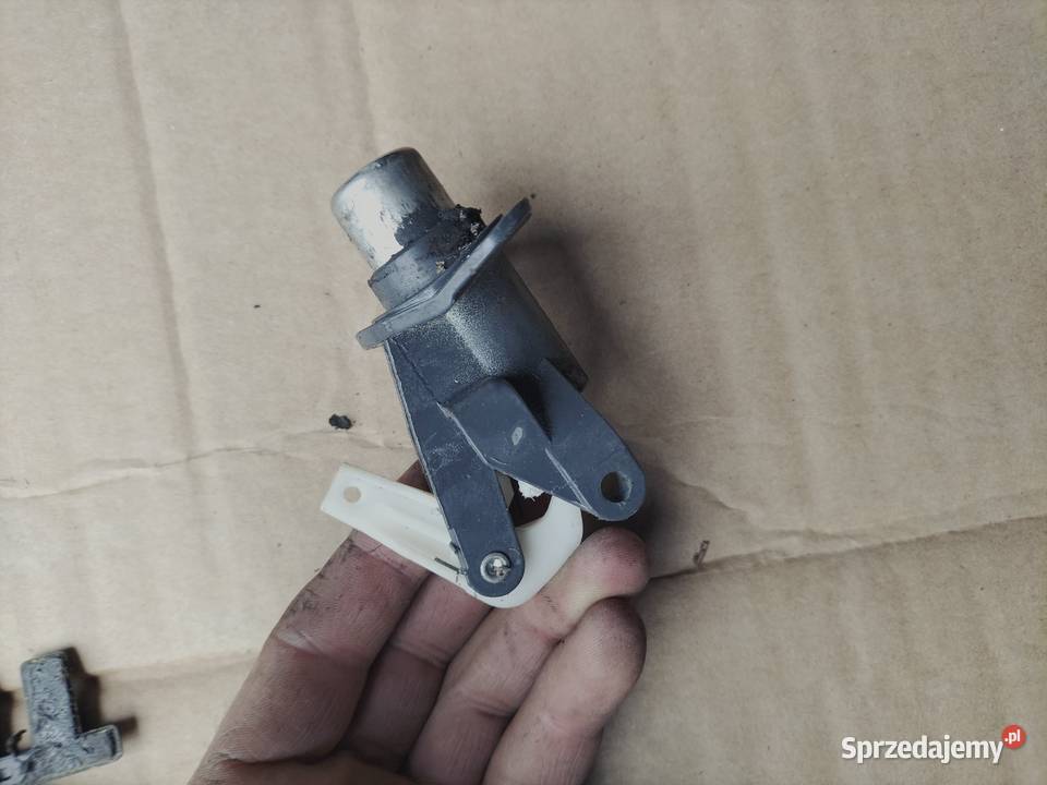 ZAMEK TYLNEJ KLAPY TYŁ OPEL KADETT KADET Kamień-Kolonia