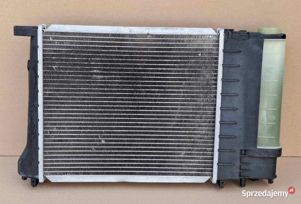 BMW E30 TOURING 318i CHŁODNICA CIECZY WODY FHE Motoryzacja sprzedam