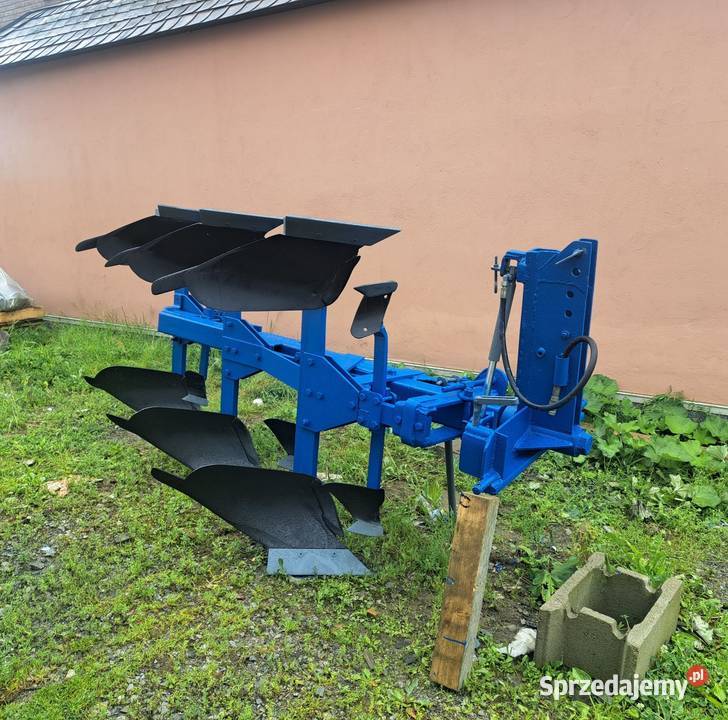 Sprzedam pług 3 skibowy chydraulicznie obracany nieuszkodzony Krasowa sprzedam