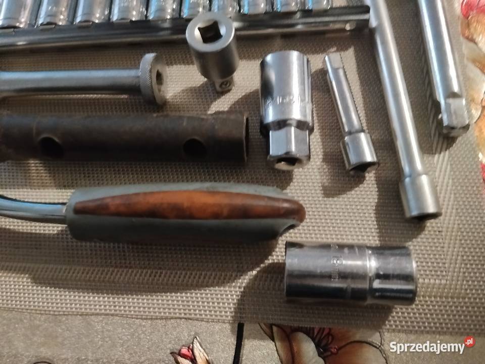 Zestaw kluczy nasadowych i inne Jawor