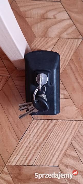 Zamek pokrywy klapy silnika Fiat 126p 24KM Przeworno