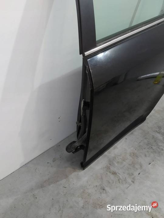 DRZWI LEWE TYŁ 209 SEDAN Toyota Avensis III 2009