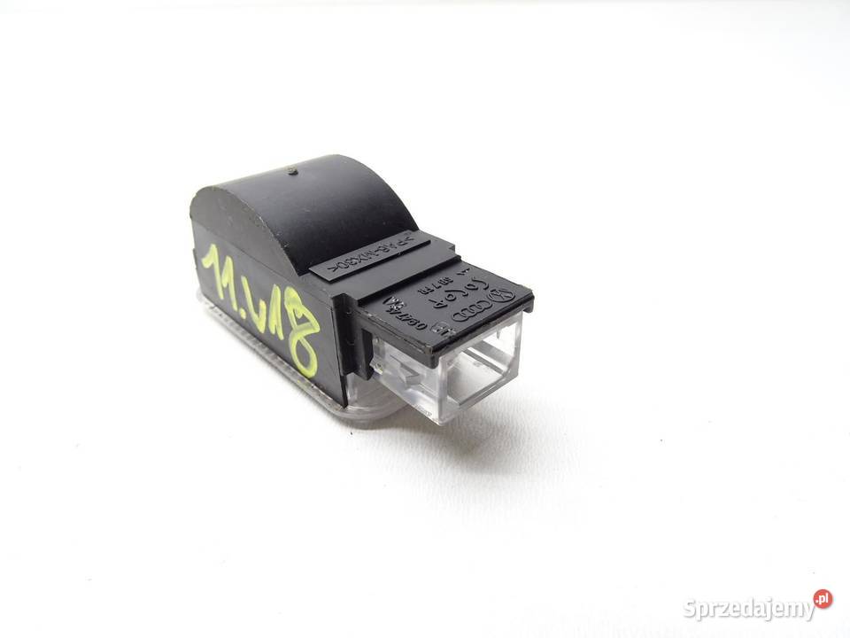 LAMPKA OŚWIETELNIE KABINY 4B0947415A AUDI Q5 8R małopolskie