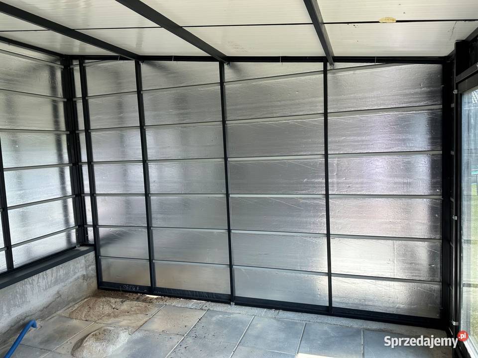 Garaż ocieplany z płyty warstwowej 64m wiatka