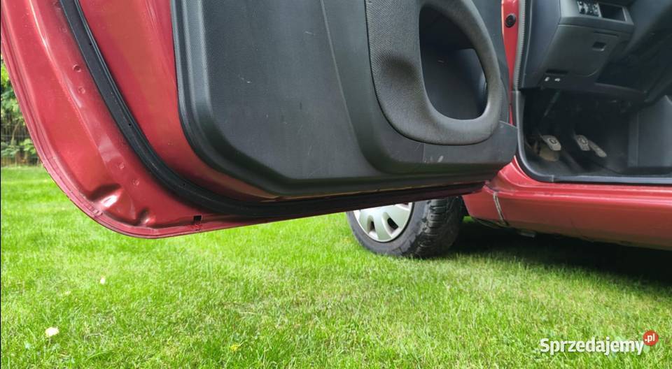 Nissan Micra 2005 Diesel Czerwony manualna Różan