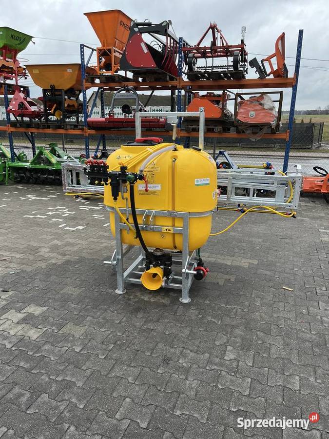 OPRYSKIWACZ POLOWY ZAWIESZANY POLIMER 400l12m3 Nowy Tomyśl