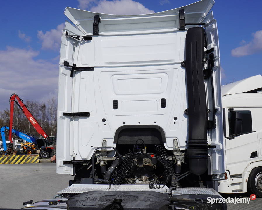 Ciągnik siodłowy MercedesBenz Actros 1842 2024 3 kabina sypialna Kraków