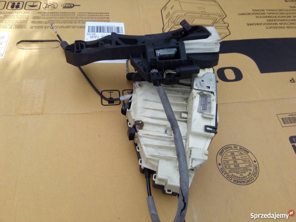 Zamek lewy przód Mercedes w 221 A 221 720 05 35