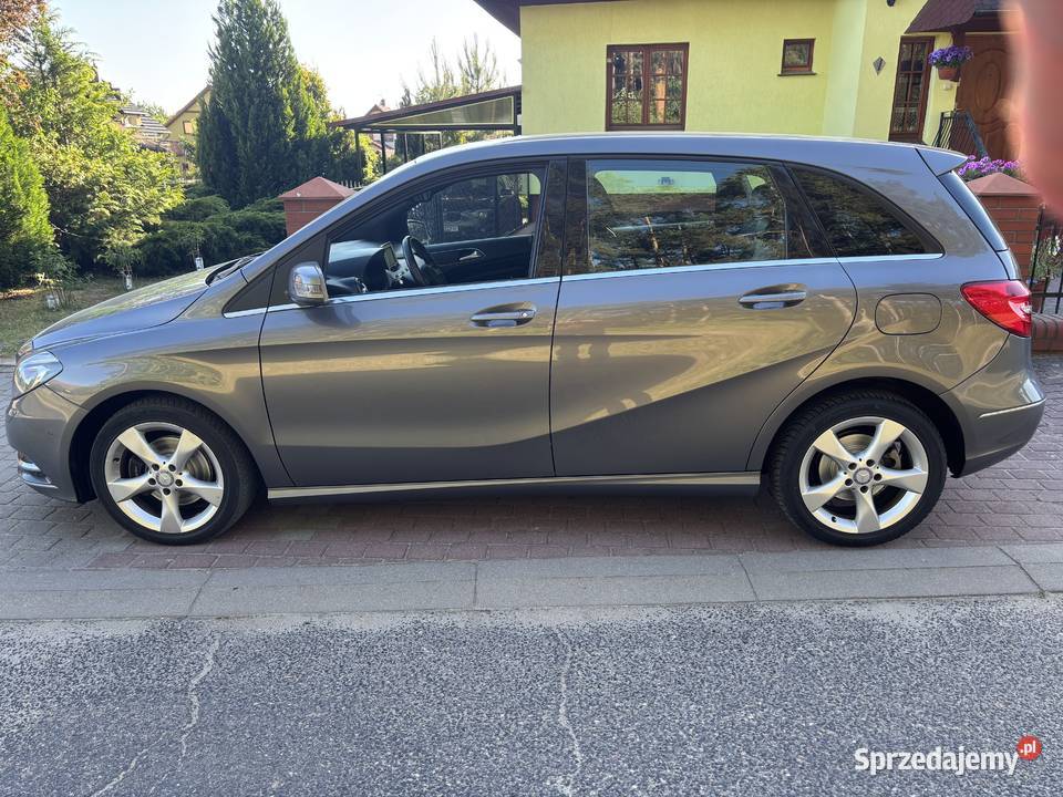 MERCEDES B180 2014r STAN BEZWYPADKOWY Klasa B Gwizdanów sprzedam