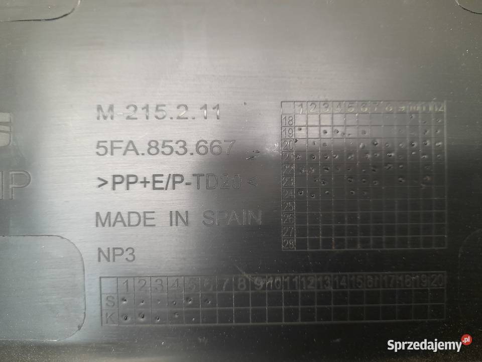 SEAT LEON IV 4 KRATKA ŚRODKOWA ATRAPA GRILL Goleniów