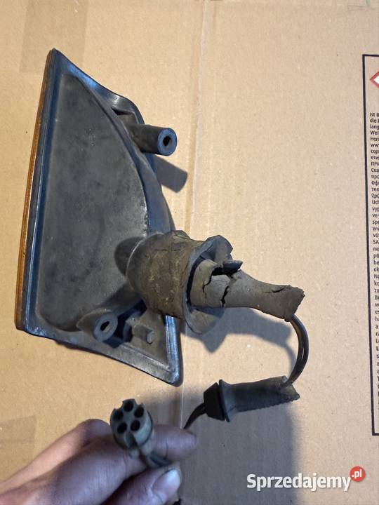 BMW e21 kierunkowskaz prawy kompletny Kierunkowskazy śląskie Mszana sprzedam