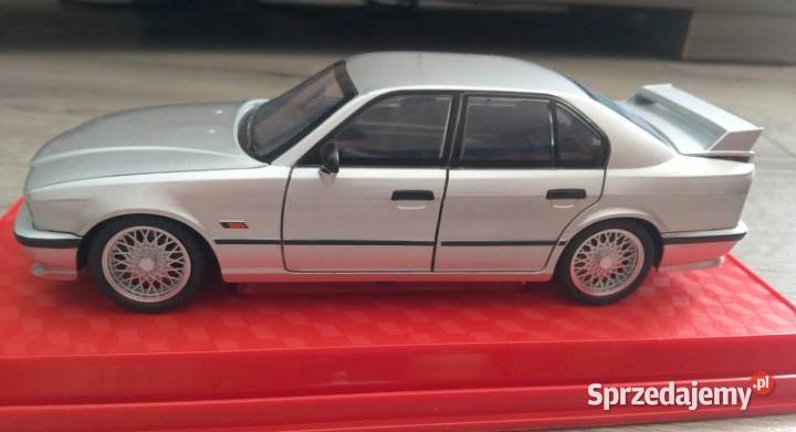 Model BMW M5 E34 w skali 1 24 Kutno