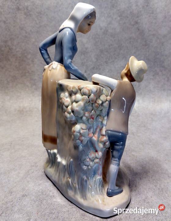 LLADRO seria Zaphir 575 Dzieci fontannie duża Grabówka
