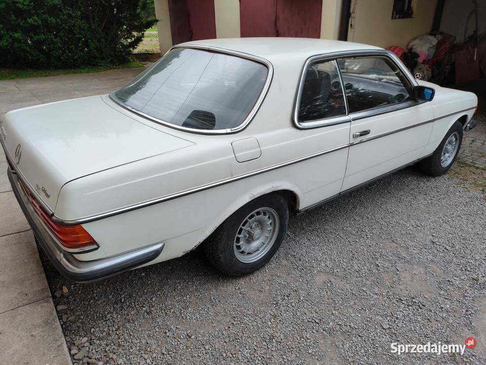 Mercedes W123 C123 Coupe 1977r manualna