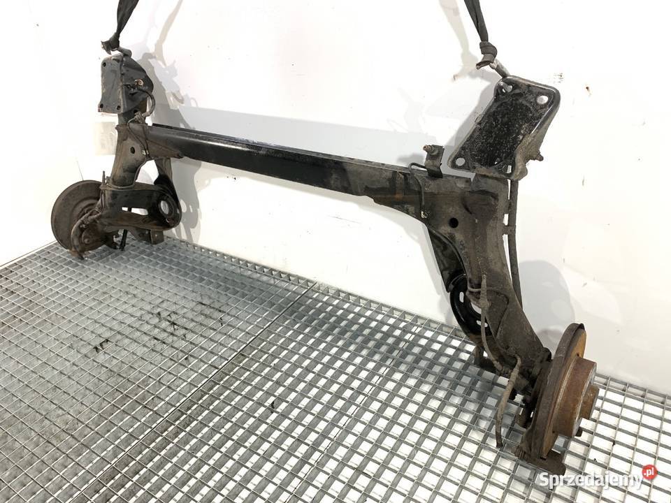 BELKA TYŁ SKODA RAPID Hatchback TYLNA