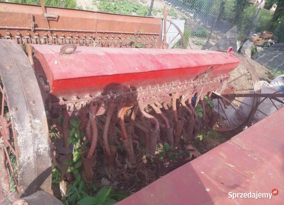 Siewniki konne 22 lejki x2 uszkodzony Krzywda
