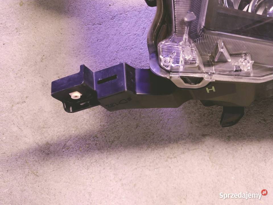 TOYOTA LAND CRUISER PRADO 150 18 LAMPA PRAWY Nowy Tomyśl