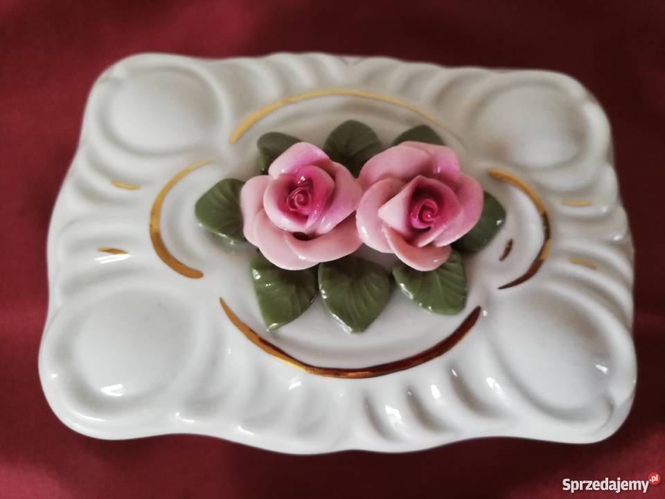 Szkatułka puzderko bombonierka porcelana Gorlice