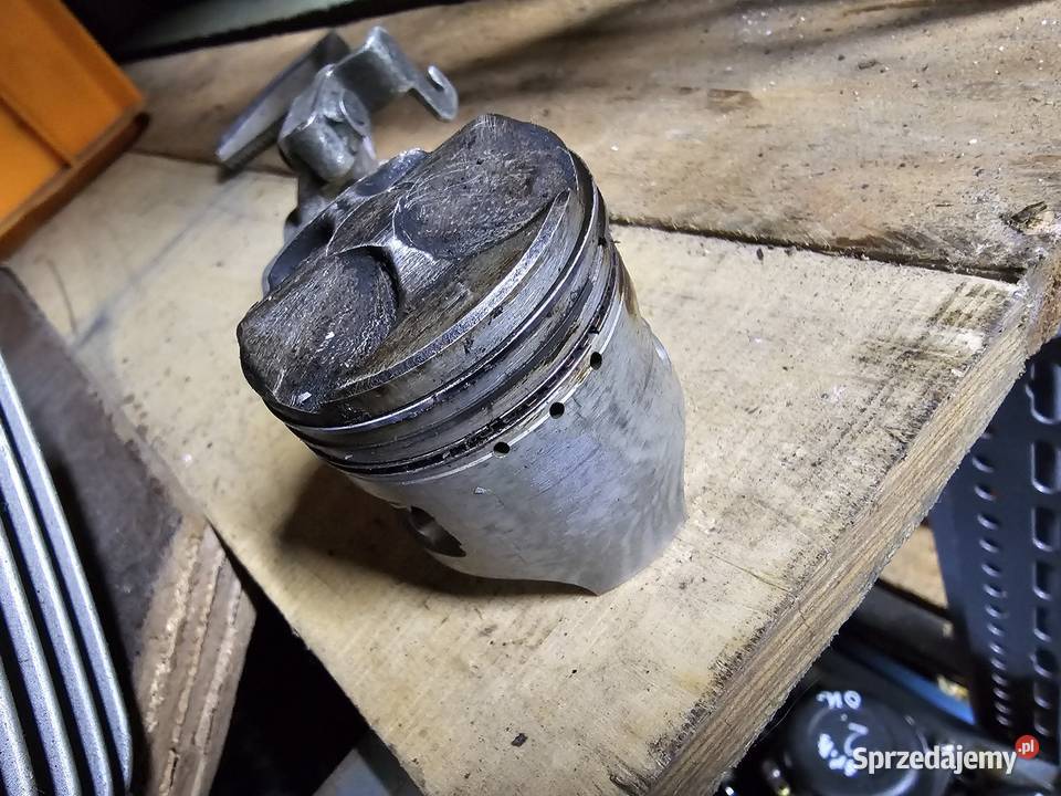 Hyosung GV 125 aquila cylinder tłok GV125 przód Jelenia Góra