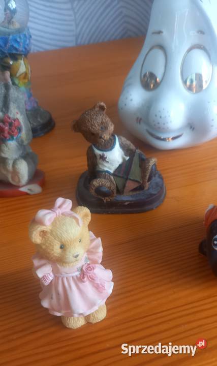 Figurki porcelanowe kolekcja 9 sztuk wielokolorowy