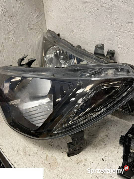 Honda Civic VIII sedan reflektor przód 2009 lampy przednie