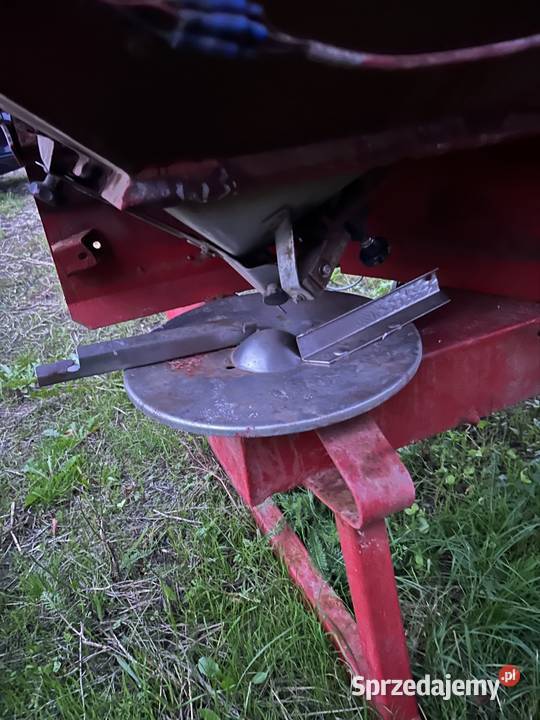 Bizon mulczer rozsiewacz agregat uprawowo siewny Zrębice