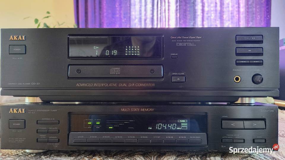 Akai CD37 i Akai AT57