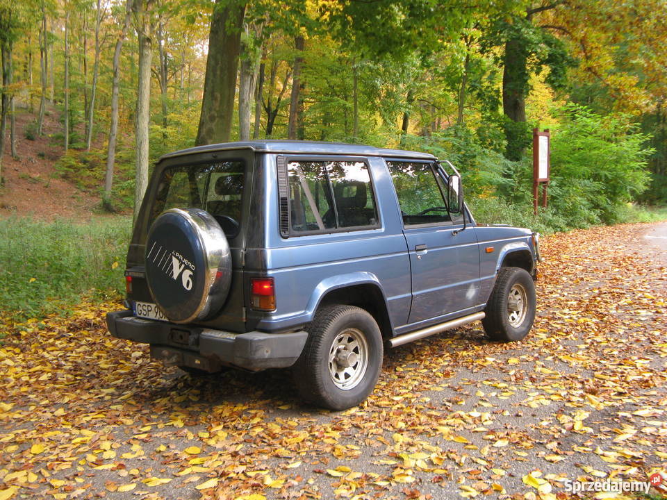 Mitsubishi Pajero1 V6 30 benzyna 4x44x2 reduktor Rok produkcji 1990 Sopot