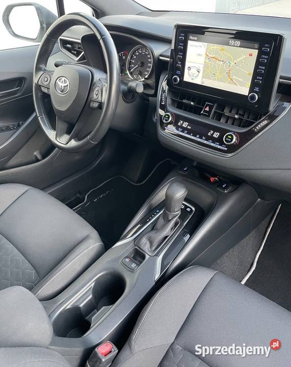 Toyota Corolla 18 HYBRID BUSINESS 63500 BRU Rok produkcji 2019 Corolla Lublin