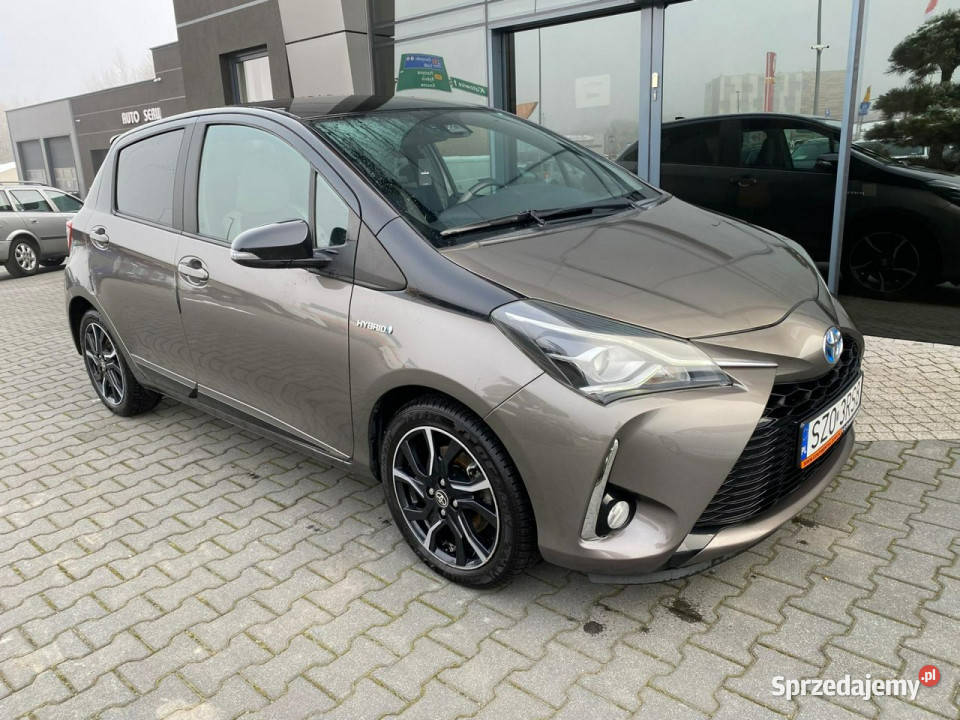 Toyota Yaris HYBRID kamera klimatronic navi centralny zamek śląskie Żory