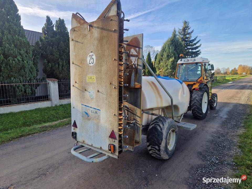 opryskiwacz sadowniczy CLM 2000 litrów kolumna Zelów