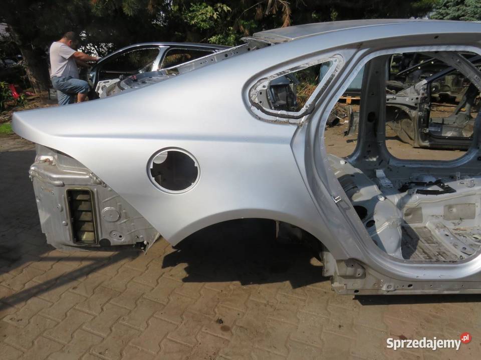 ĆWIARTKA BŁOTNIK PRAWY TYŁ LRC JAGUAR XF X260 Motoryzacja