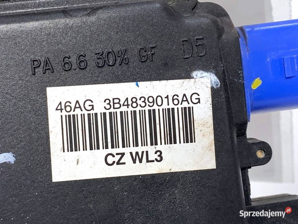 ZAMEK DRZWI PRAWY TYŁ VW POLO IV 9N Hatchback osobowe