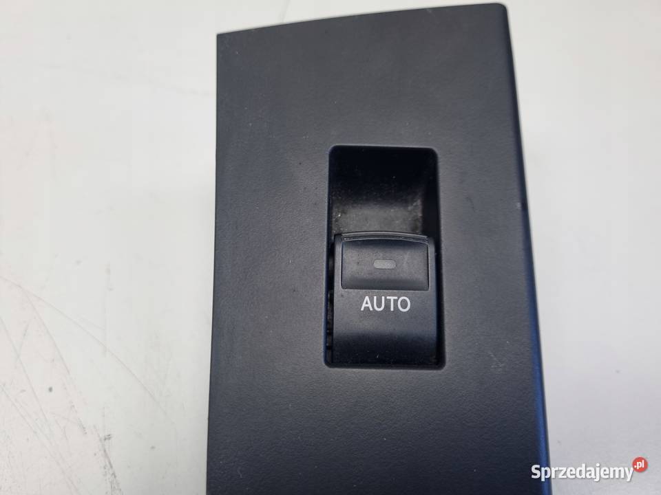 Toyota Auris II LEWY PRZEŁĄCZNIK TYLNEJ SZYBY Janów sprzedam