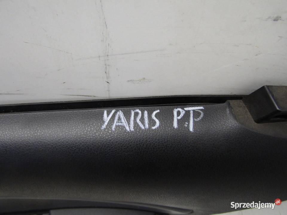 BOCZEK TAPICERKA DRZWI PRAWY TYŁ TOYOTA YARIS