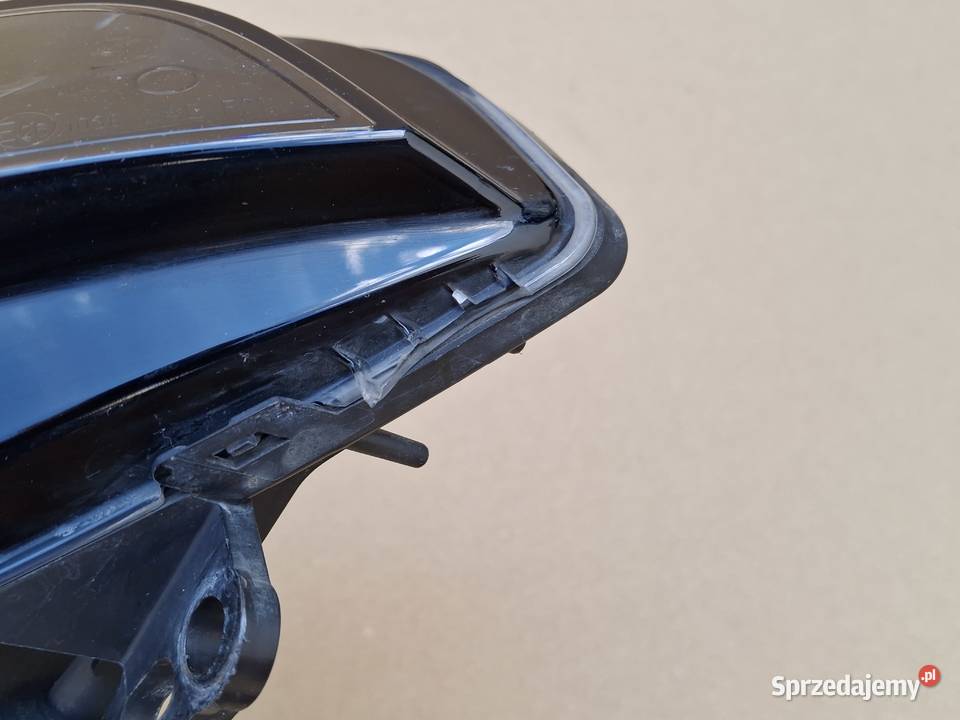 AUDI A3 8V HALOGEN LEWY LAMPA PRZECIWMGIELNA Bieleń