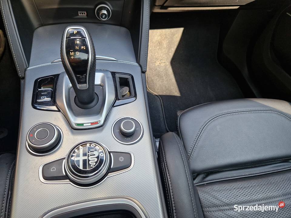 Alfa Romeo Stelvio pełna serwis w ASO automatyczna Warszawa
