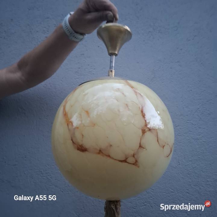 Piękna lampa sufitowa w kształcie kuli sprzedam