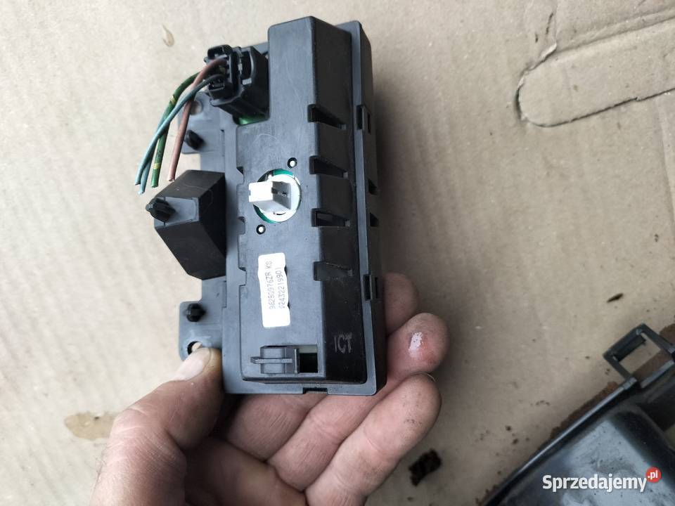 PEUGEOT 206 ŚRODKOWY PANEL NAWIEWU RAMKA RADIA lubelskie Kamień-Kolonia