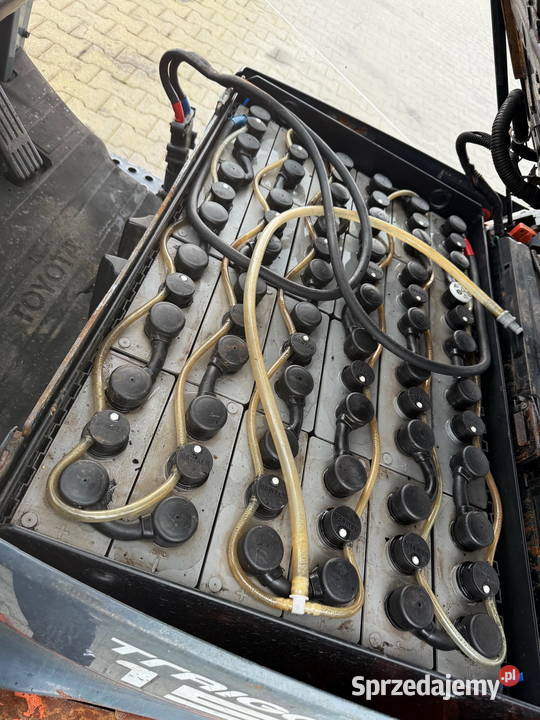 wózek widłowy elektryczny TOYOTA 8FBET15 Triplex