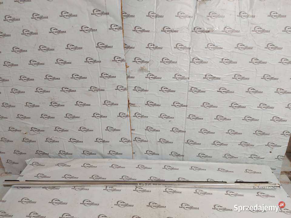 VW TOUAREG I 7L 04r listwa zgarniająca prawa