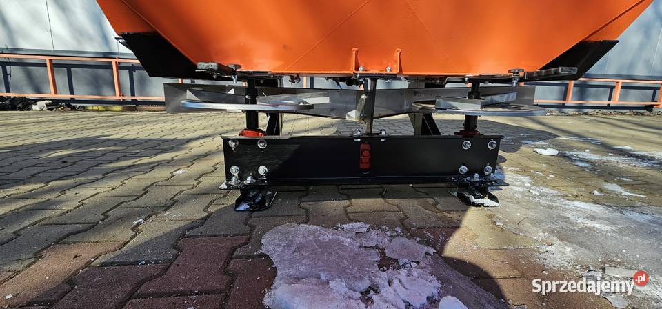 Rozsiewacz dwutalerzowy Demarol Modele 400L 600L Rozsiewacze nawozów Hrubieszów sprzedam